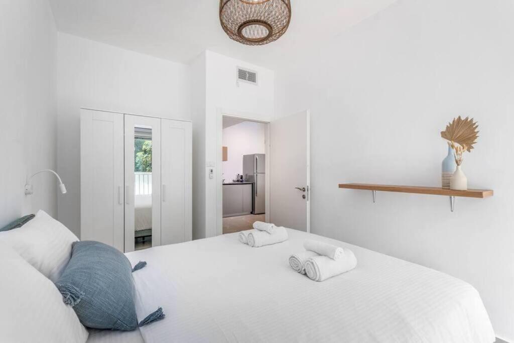 Superb 1br Balcony On Sheinkin * Tel Aviv